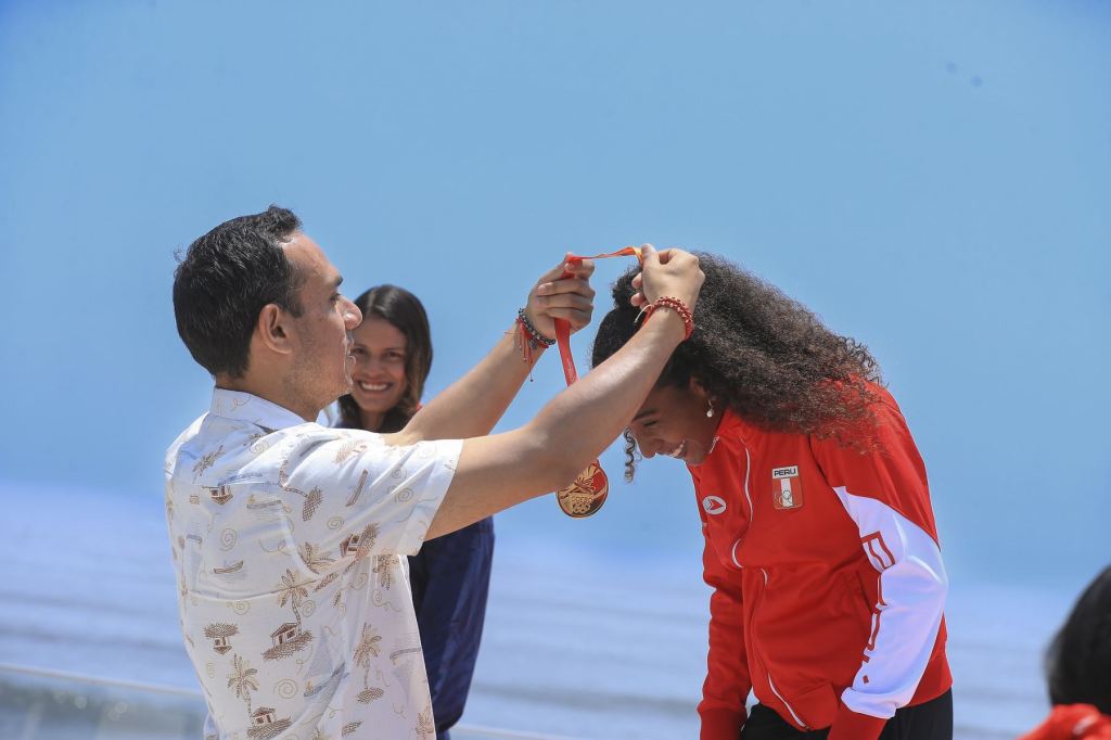 Presidente Jerí participa en premiación de surfistas peruanos en los Juegos&nbsp;Bolivarianos