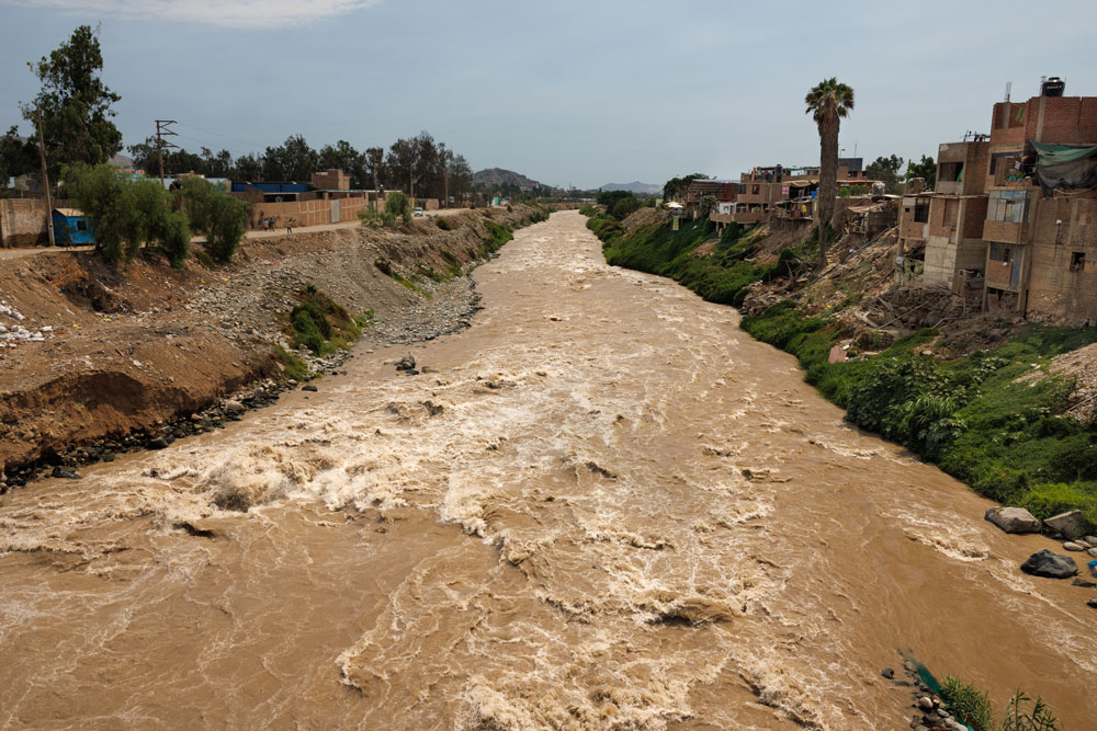 Nueva ley castiga con hasta seis años de cárcel a quienes arrojen basura a los&nbsp;ríos