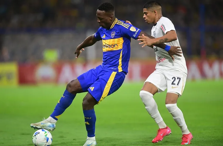 Alianza Lima evalúa fichaje de Luis Advíncula tras su salida de Boca Juniors