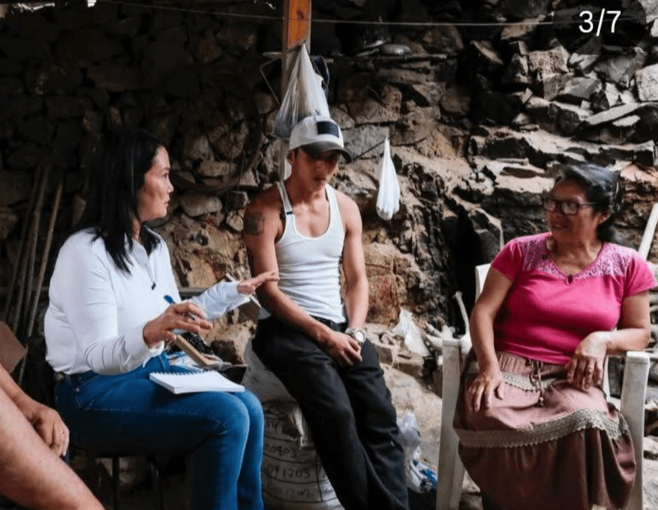 Keiko Fujimori recorre San Juan de Lurigancho y asegura: “El Estado no volverá a dar la espalda a su&nbsp;gente”