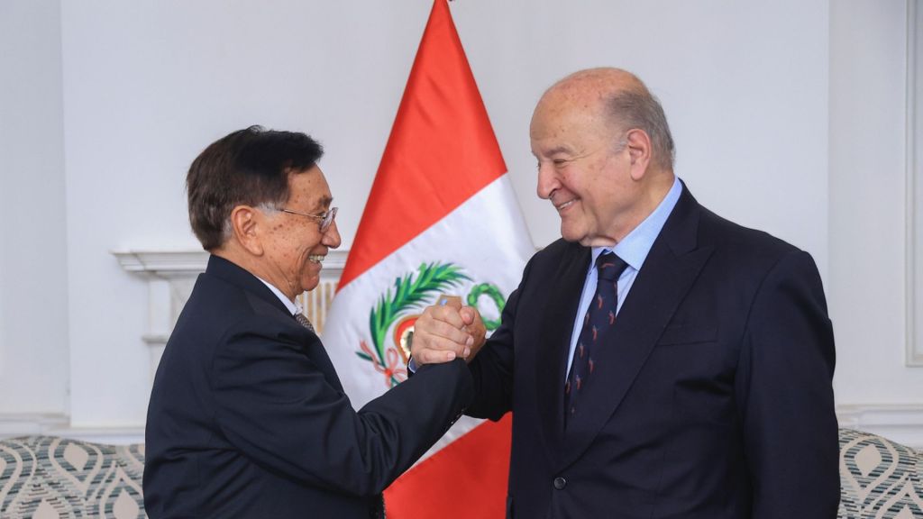 Hernando de Soto asumiría la PCM en el gobierno de José María Balcázar