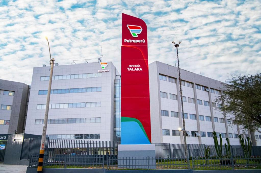 Petroperú cambia de mando en medio de crisis: nuevo presidente asume con la sombra de un rescate&nbsp;millonario