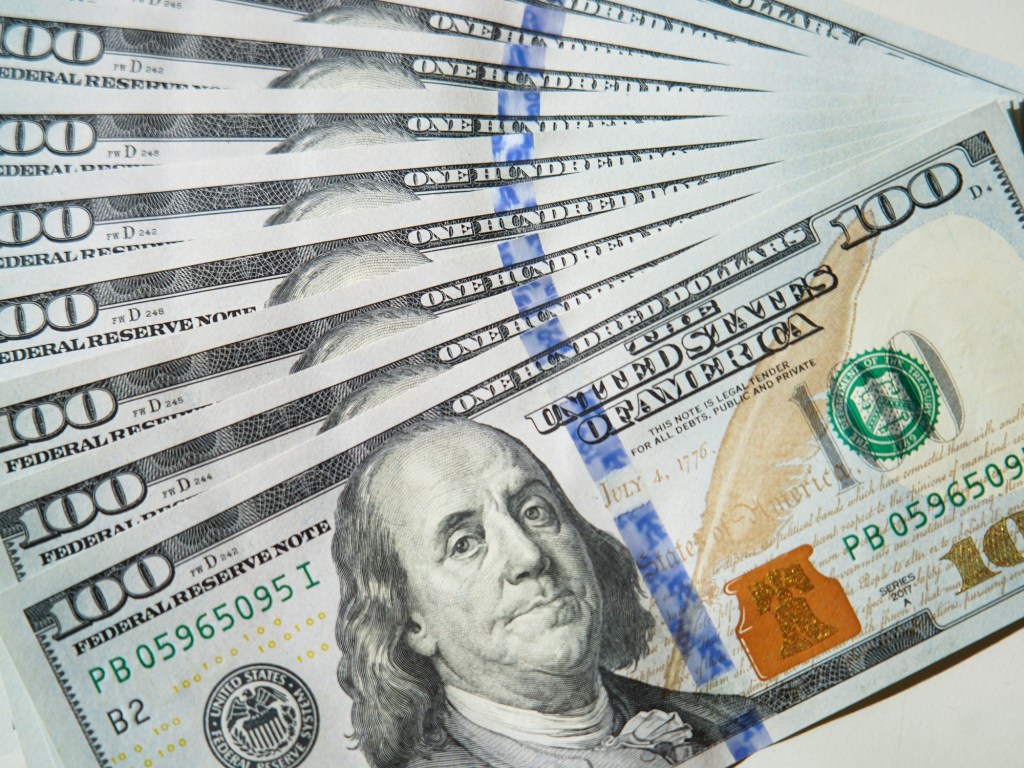 Sigue subiendo el dólar: Así cerró el 24 de&nbsp;abril